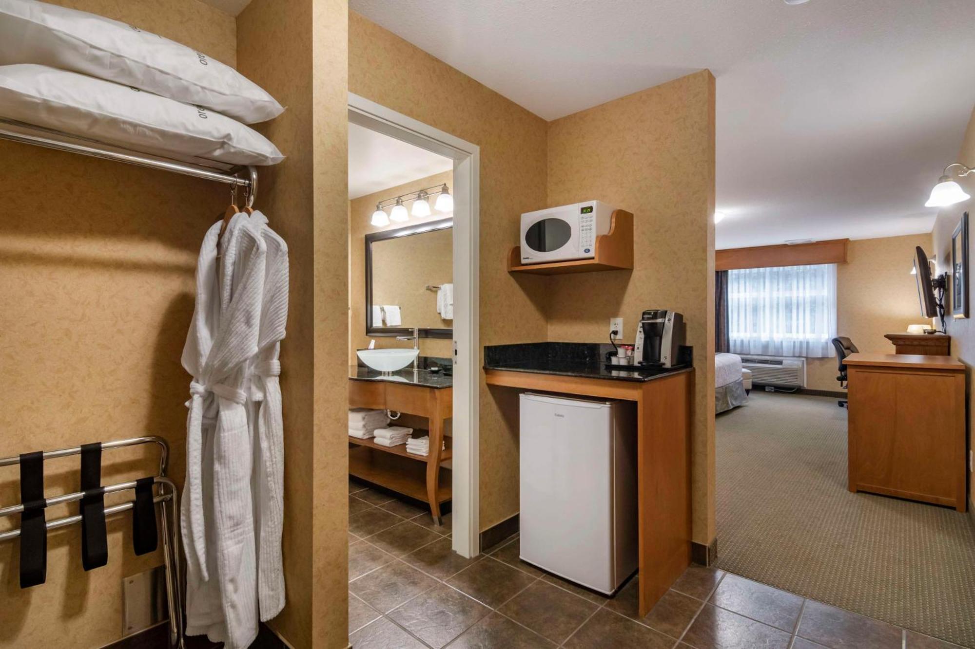 Best Western Sicamous Inn Zewnętrze zdjęcie